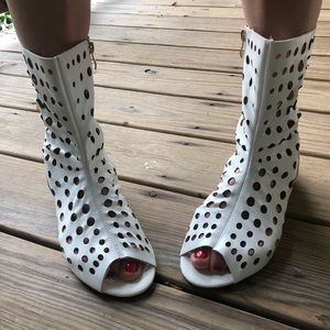 Electric Pussycat Swinger’s Club moon boot sandals